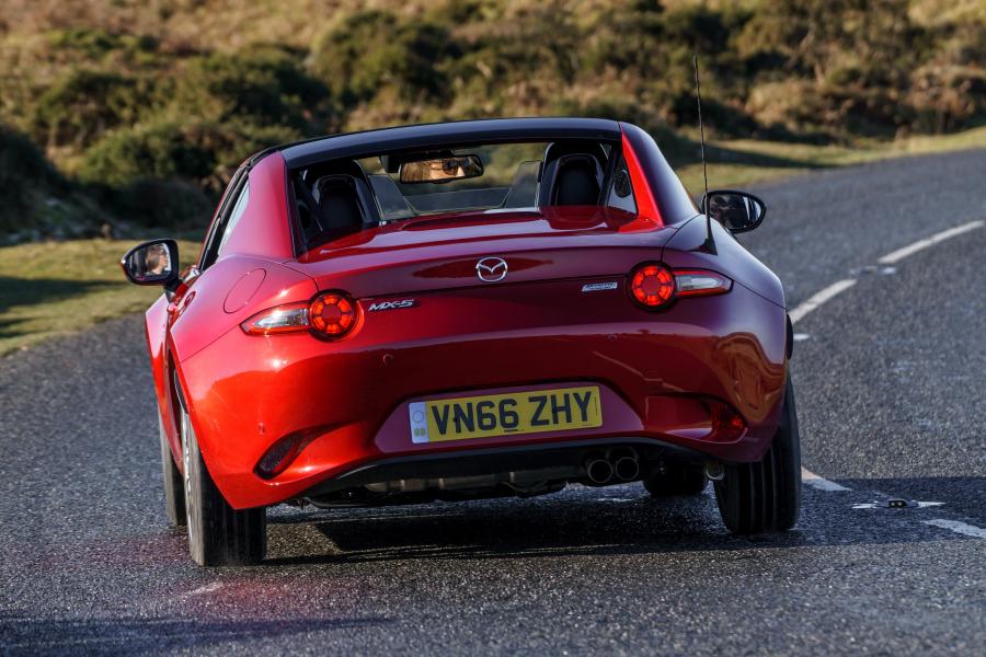  Mazda MX-5 RF 2017 года  (UK) (фото 24 из 40)